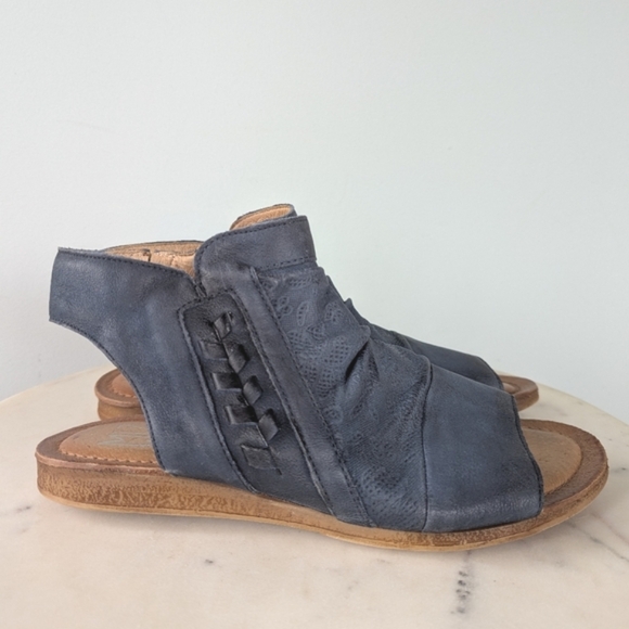 Miz Mooz NYC Women's Flaire Blue Leather Wide Width Sandals - Picture 5 of 14